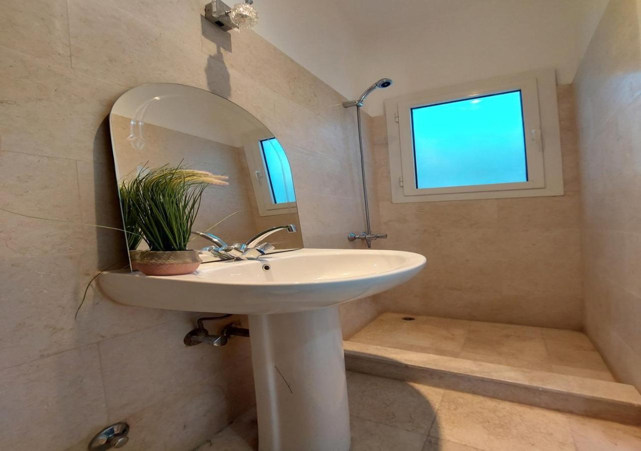 White 6 Br-38-ph5 * Hurghada